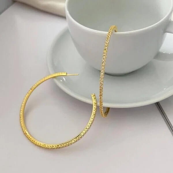 Argola Folheada Dourada Cravejada com Zircônias Grande