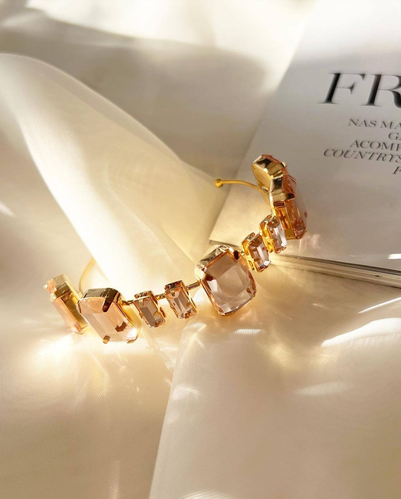 Bracelete Folheado Dourado Pedras de Chaton Retangulares