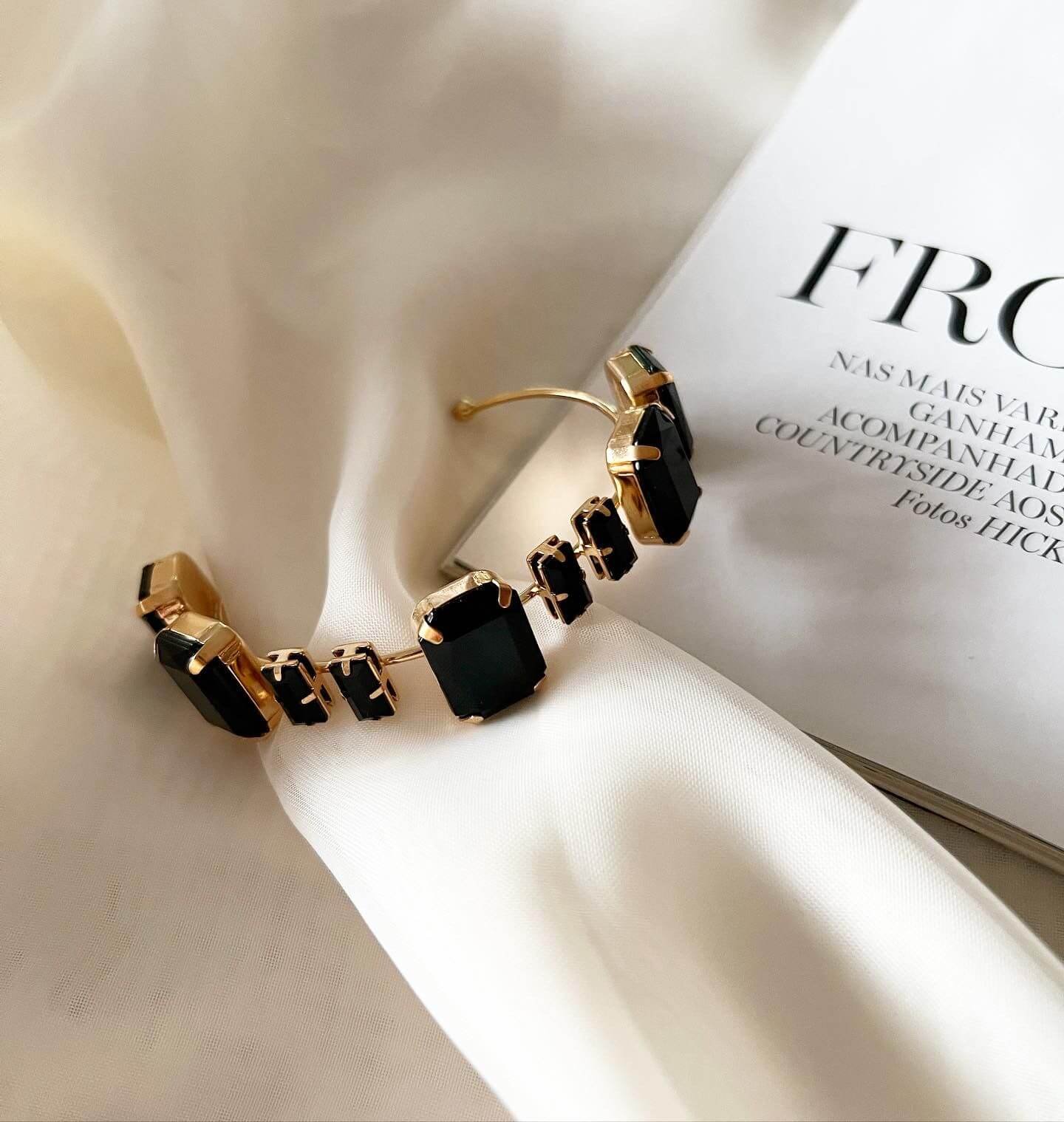 Bracelete Folheado Dourado Pedras de Chaton Retangulares