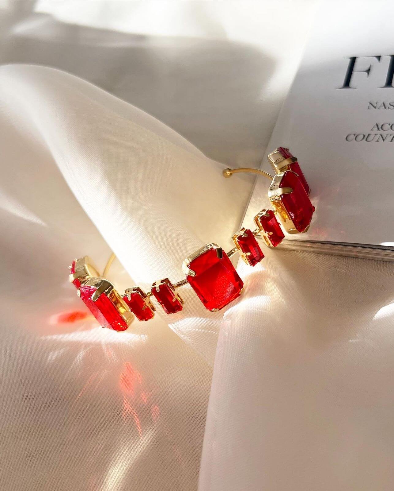 Bracelete Folheado Dourado Pedras de Chaton Retangulares