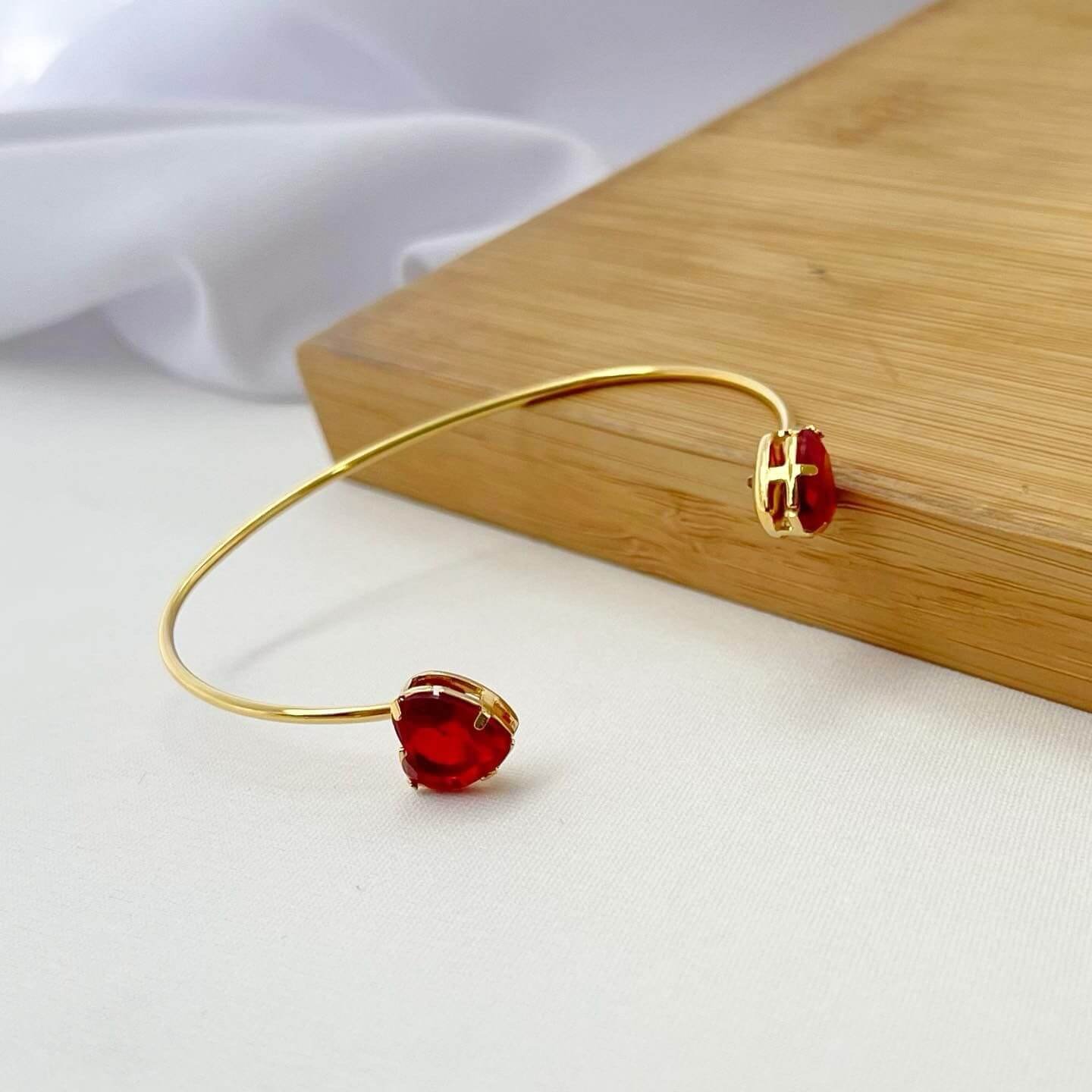 Bracelete Folheado Dourado Ponteiras Corações