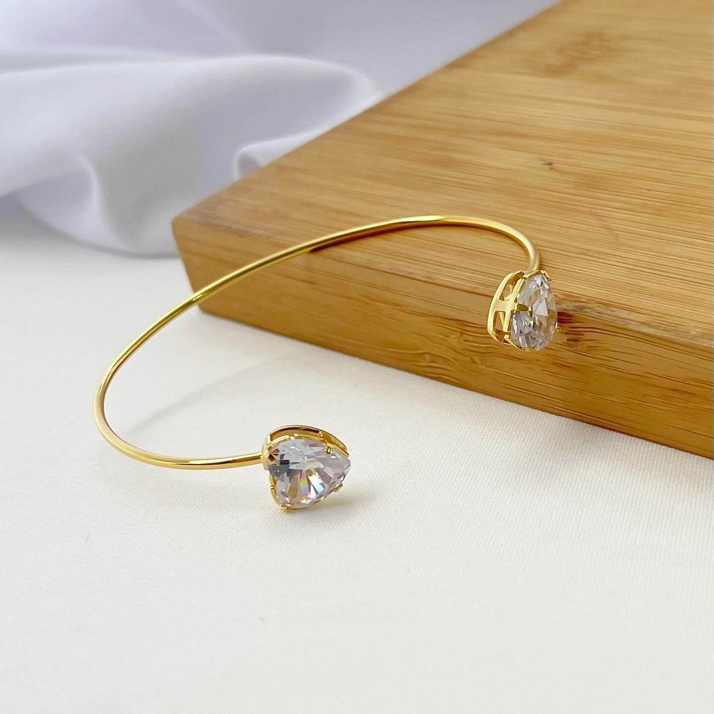 Bracelete Folheado Dourado Ponteiras Corações