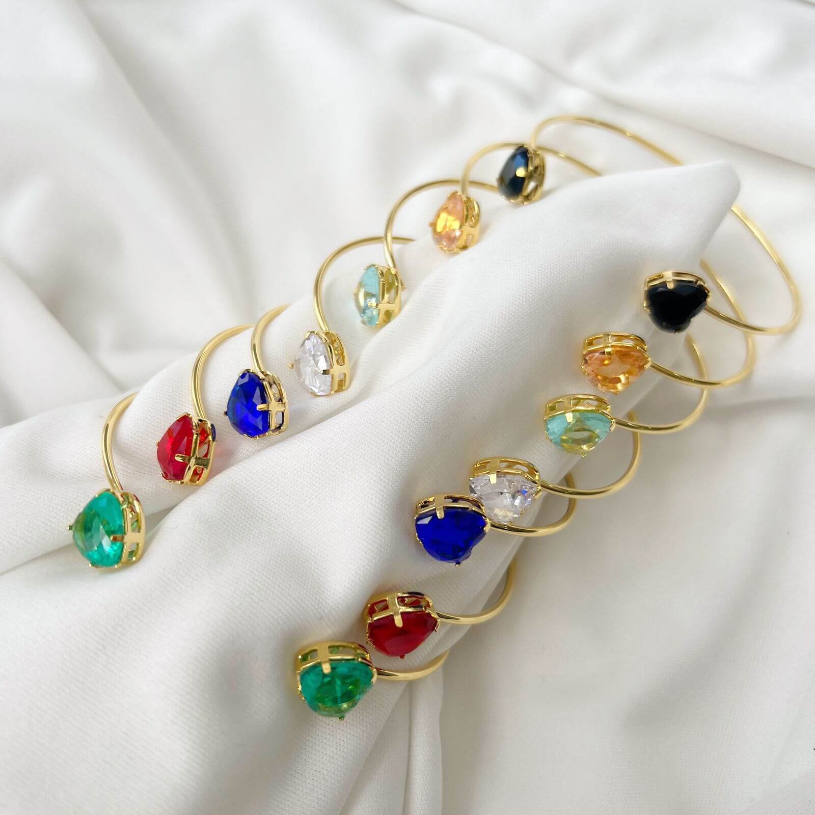 Bracelete Folheado Dourado Ponteiras Corações