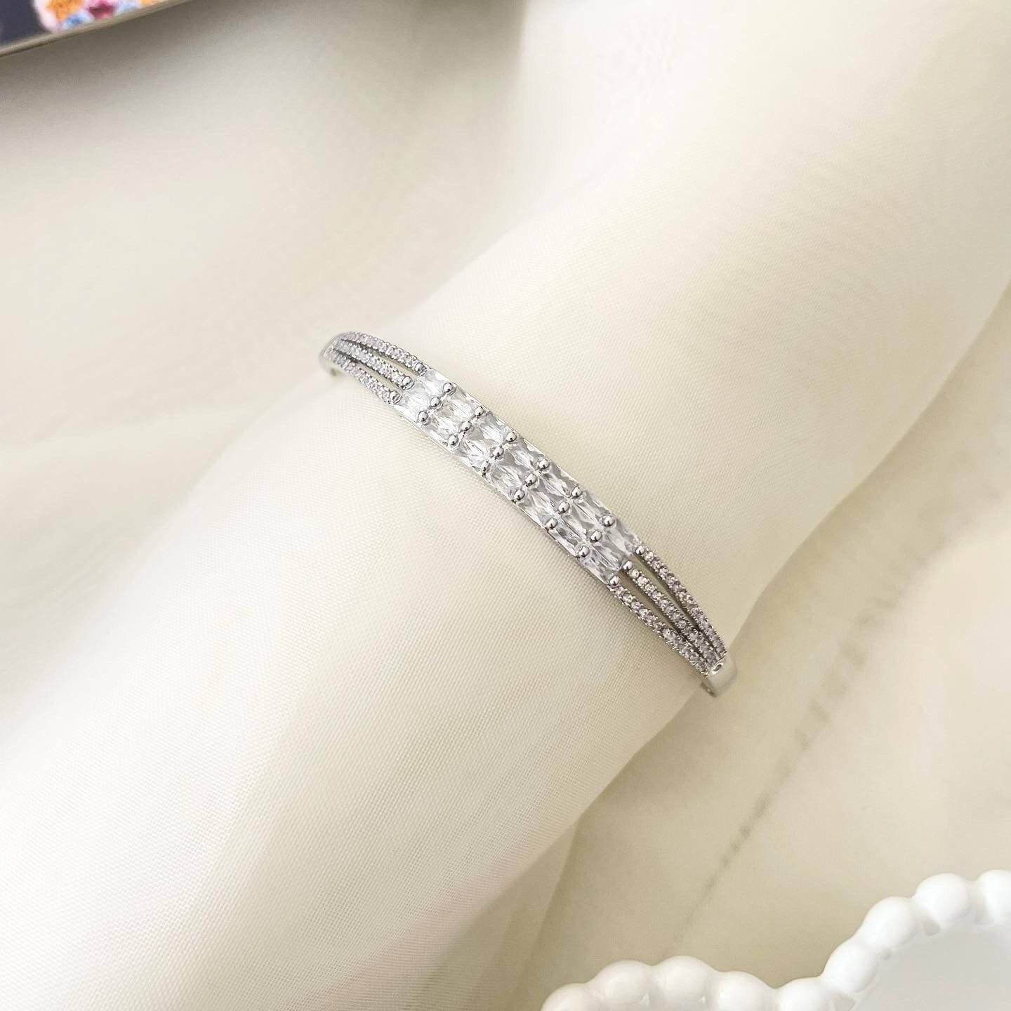 Bracelete Folheado Premium Prata Colunas de Zircônias