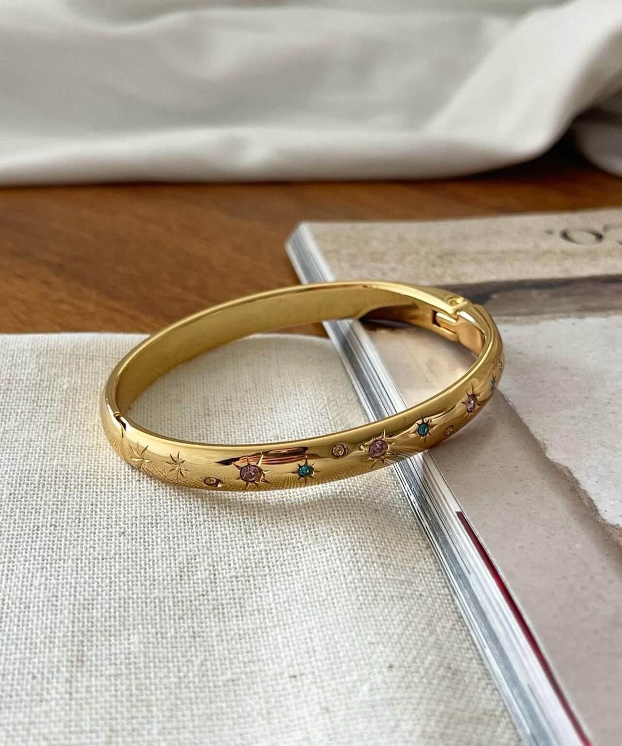 Bracelete Semi Joia Folheado Ouro 18K Constelação Dourado Colors