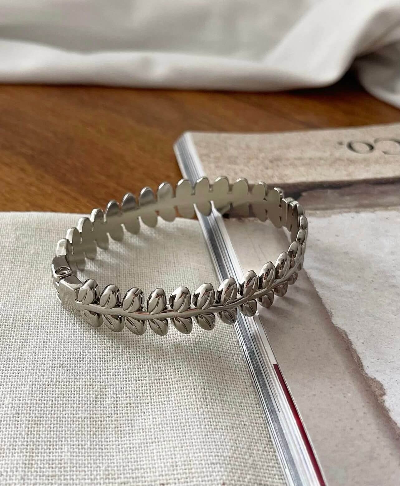 Bracelete Semijoia Escama Ródio Branco