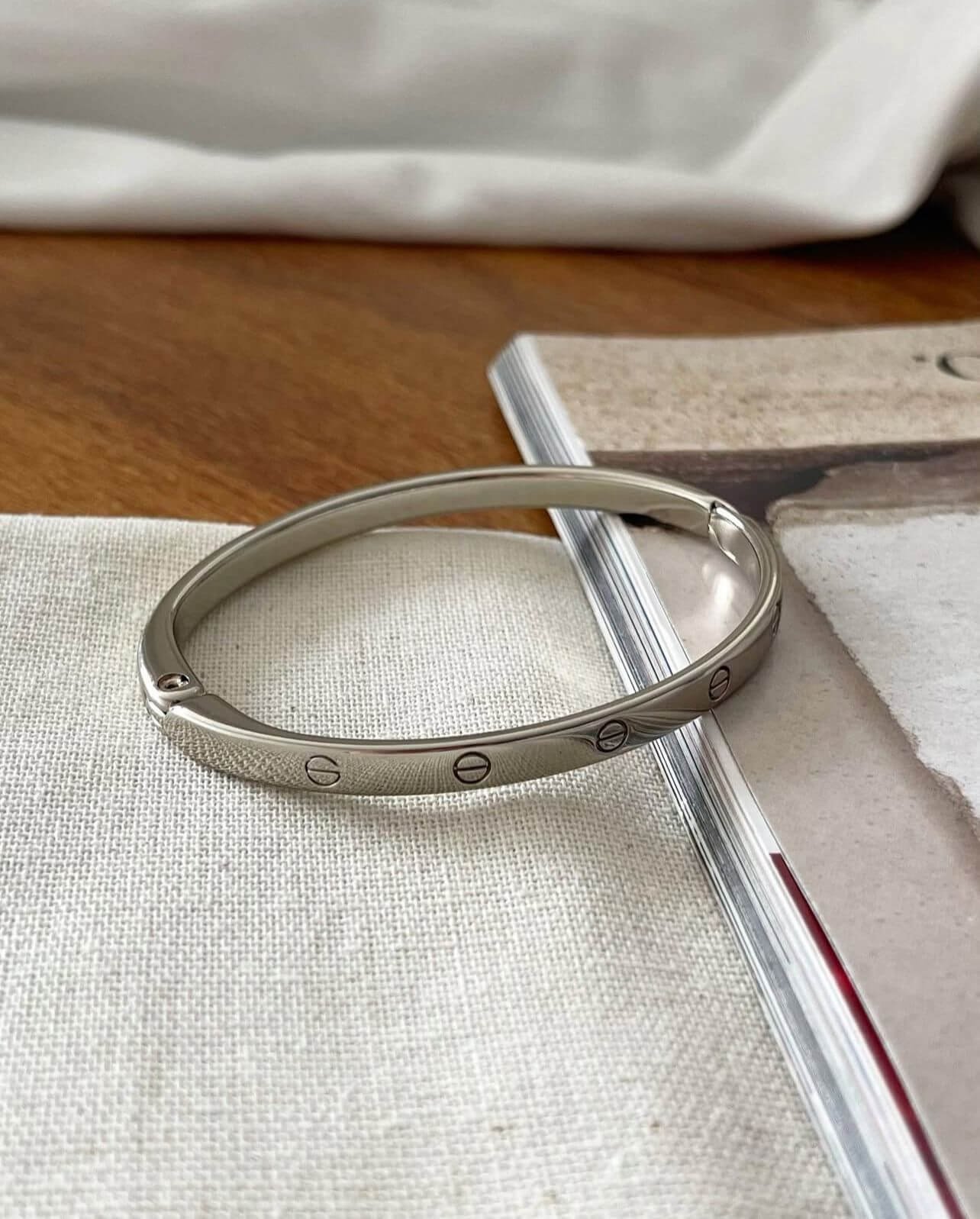 Bracelete Semijoia Inspired Cartier Ródio Branco
