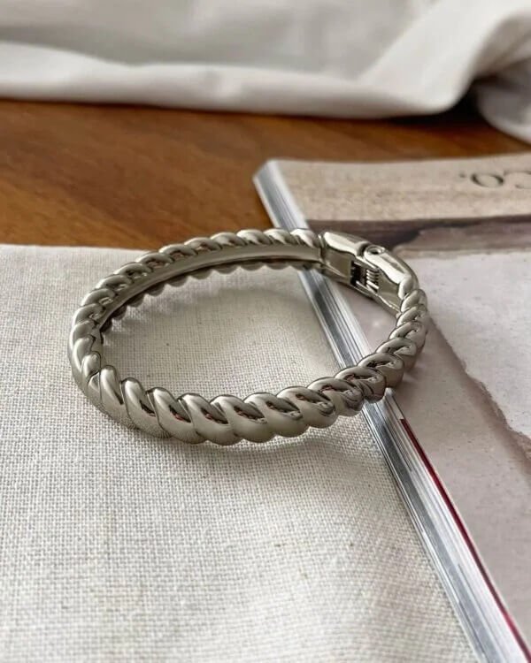 Bracelete Semijoia Torcido Ródio Branco