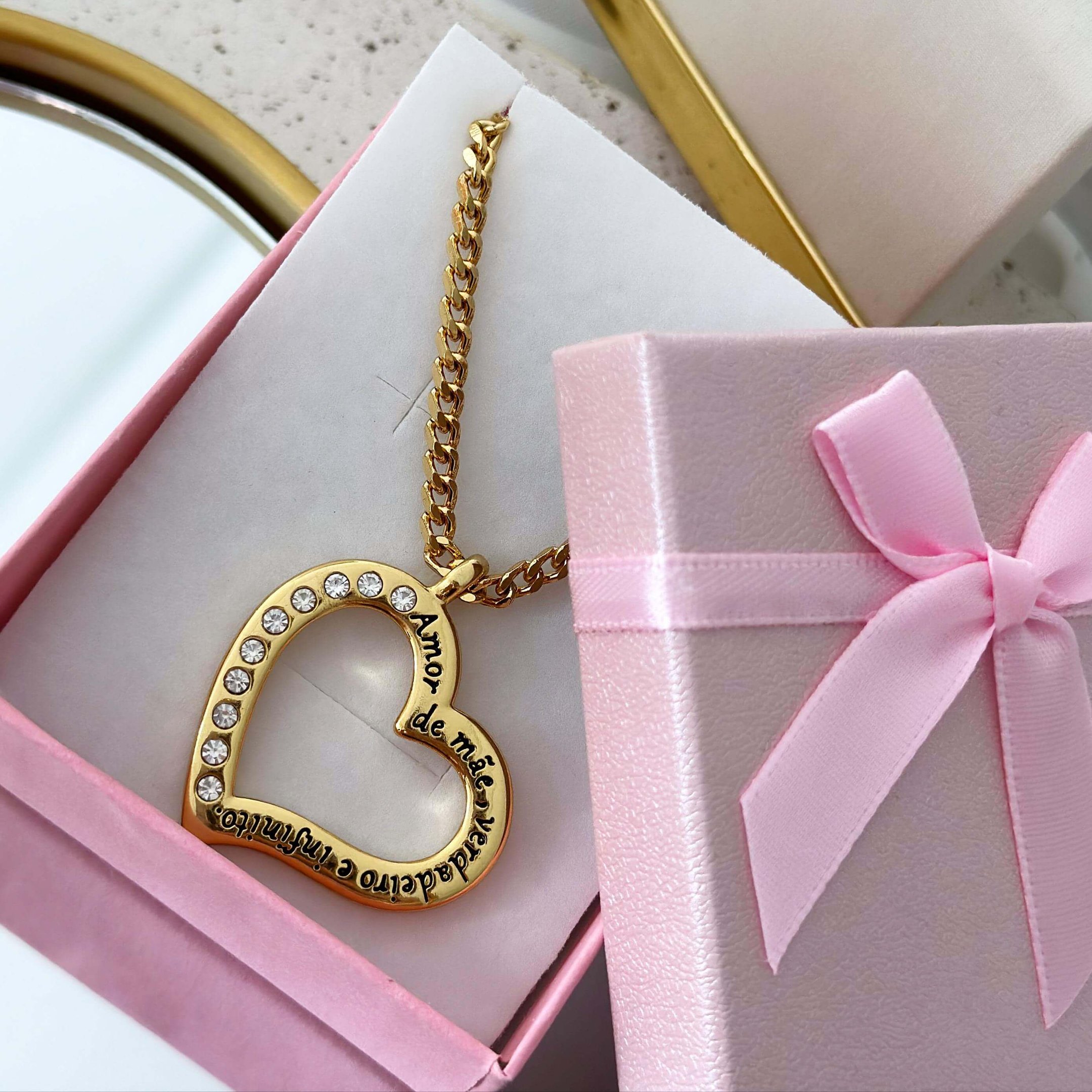 Colar Semijoia Ouro 18K Coração Amor de Mãe