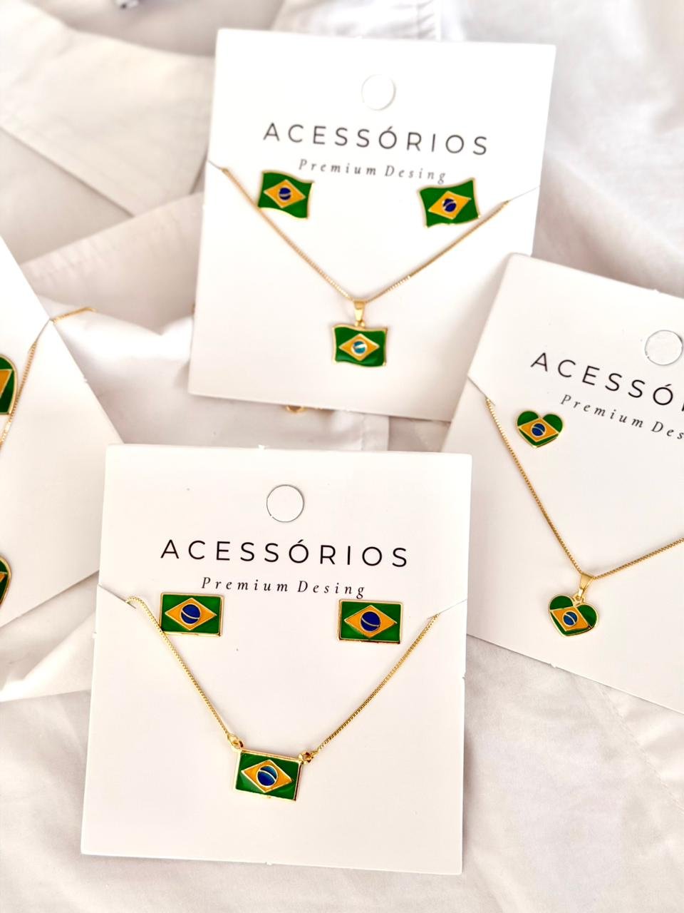 Conjunto Folheado a Ouro18K Bandeira do Brasil